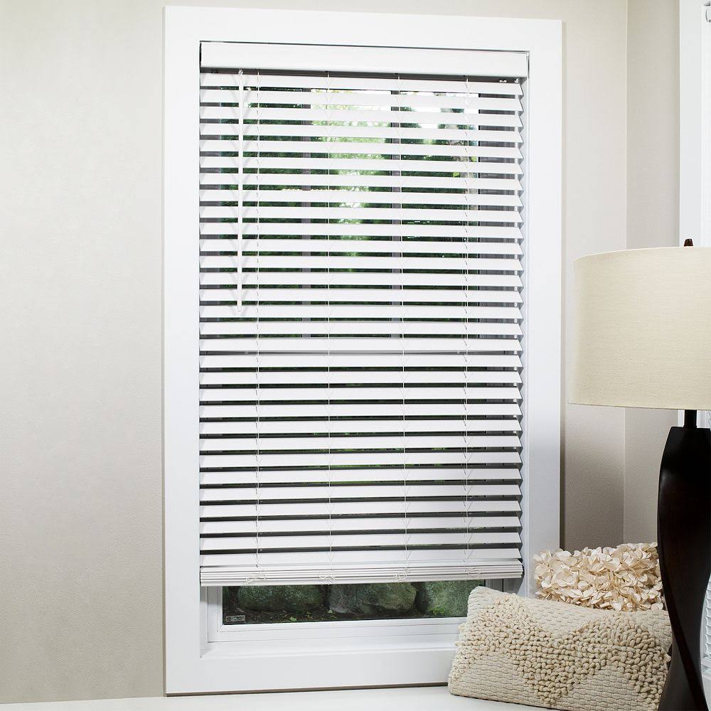 White Cordless Flat Slat Blind I172