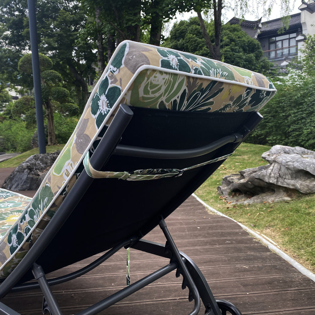 Blue flower Outdoor Lounge Chair Cushion Set of 2 E71654