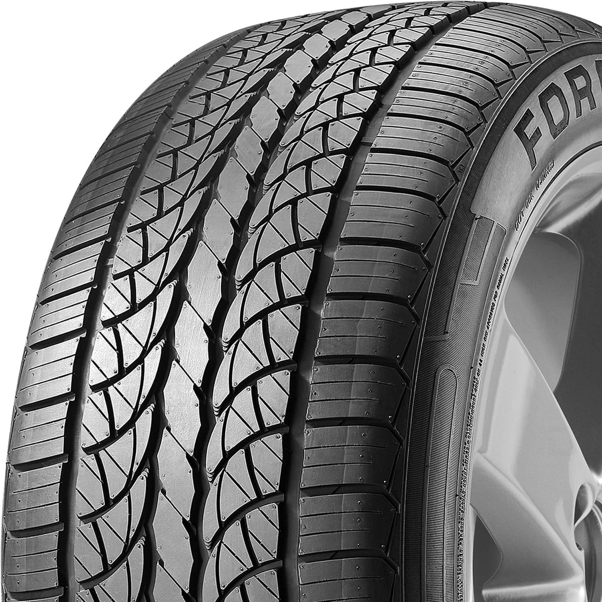 285/45R22 114V XL All Season Light Truck Tire M747690