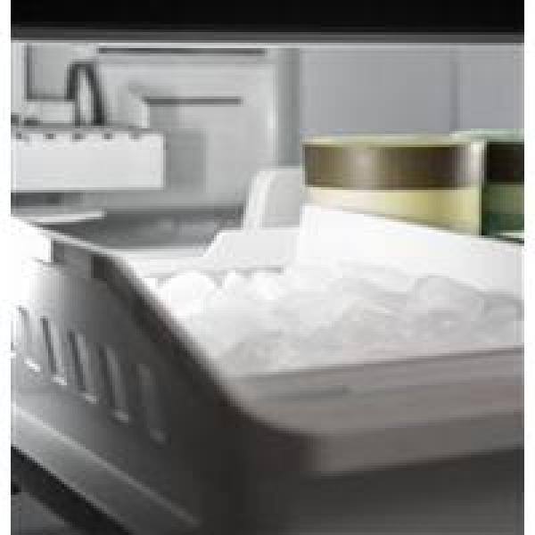 Counter Depth French Door Refrigerator in Stainless Steel J117