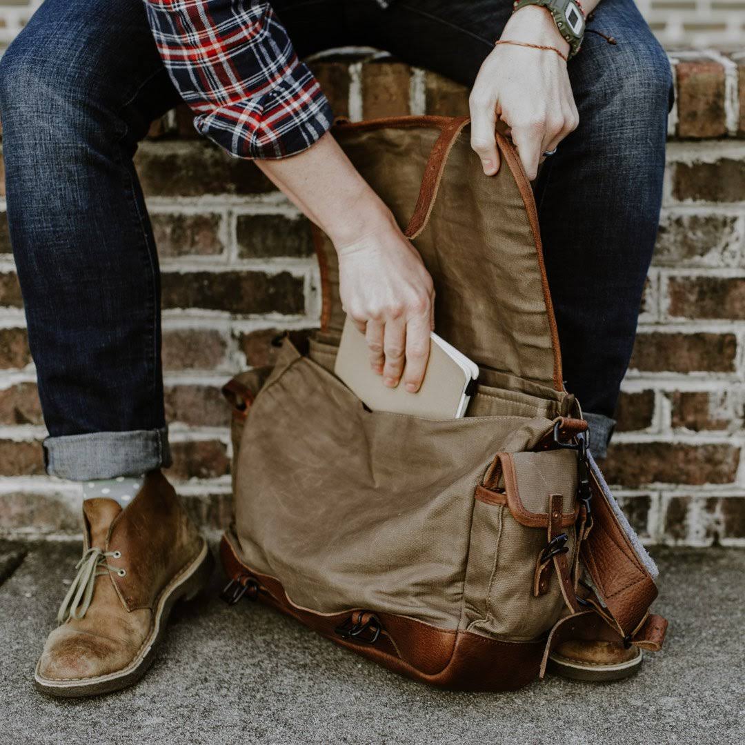 Waxed Canvas Messenger Bag T5523